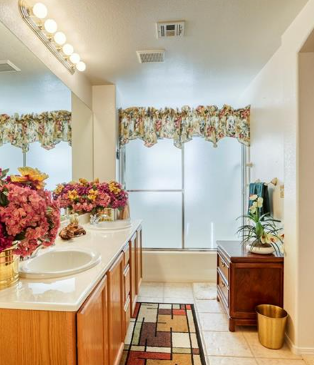 Bathroom before renovation